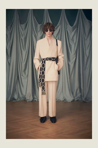 Look 80